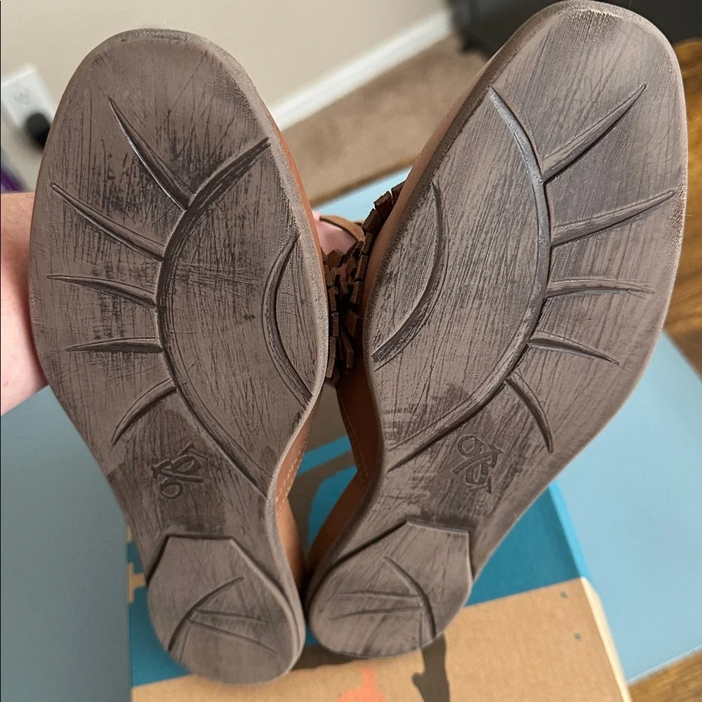 OTBT Brown Fringe Leather Mules. New in box. Never worn. - Picture 3 of 3